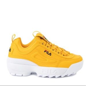 Brand New Fila Sneakers only worn once size 6